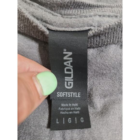 Gildan large women's grey graphic tee - Picture 3 of 6